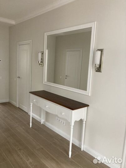 Зеркало в багетной рамке