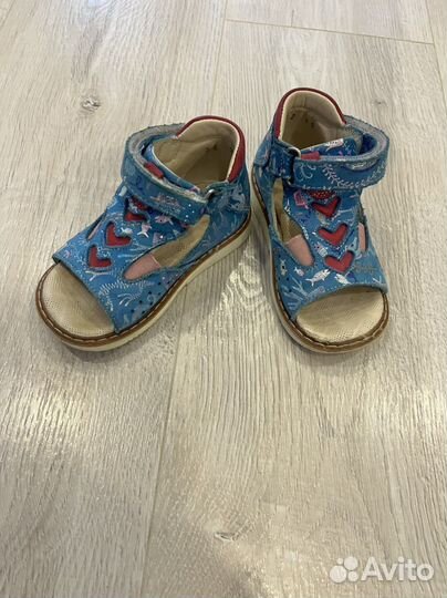 Сандали для девочки 22
