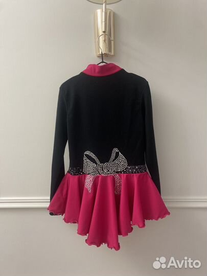 Костюм для фигурного катания (134 размер)