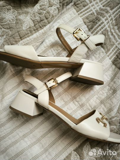 Босоножки женские 38 размер