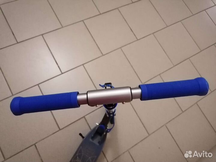 Самокат, двух колёсный с амортизатором