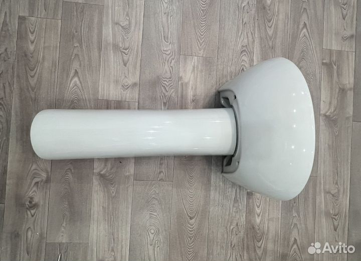 Раковина с пьедесталом