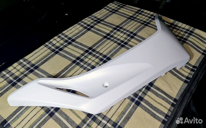 Honda PCX правый-нижний пластик (обтекатель)