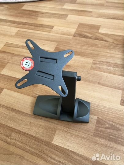 Кронштейн для телевизора на стену