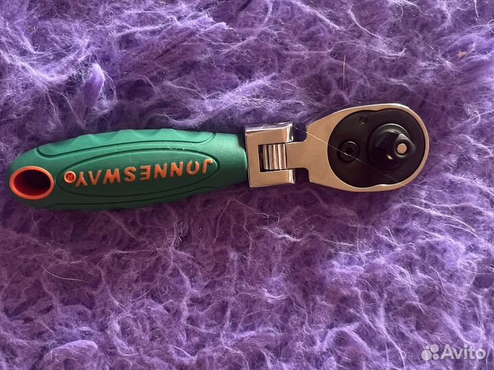 Трещотка Jonnesway R4202 с шарниром 1/4