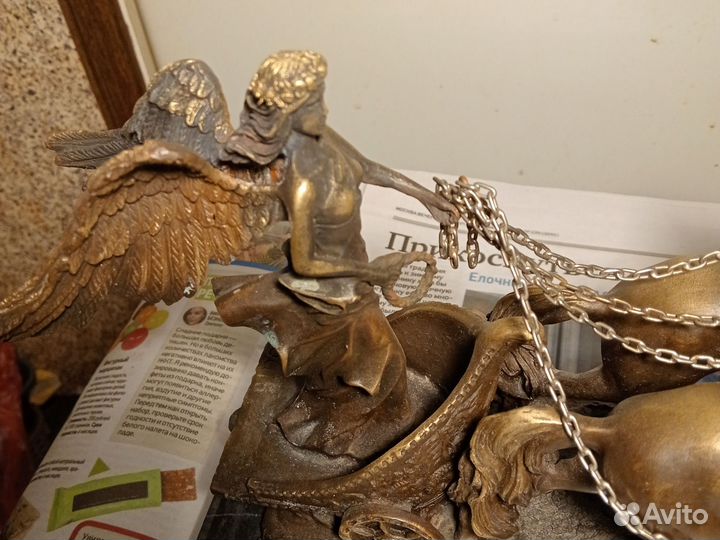 Статуэтка Дева на конях бронза