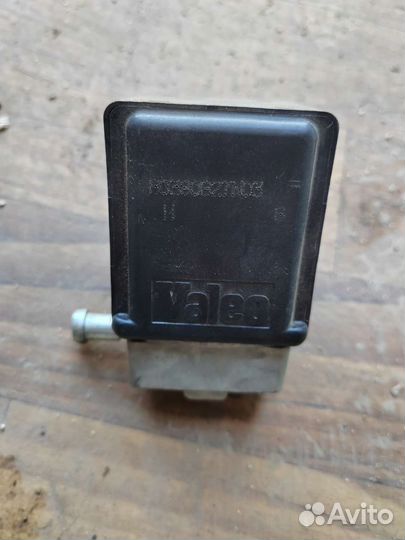 Фиксатор руля Renault Megan 2
