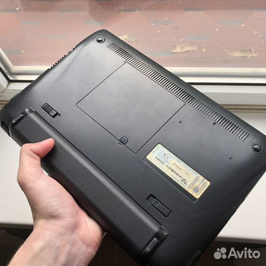 Нетбук Asus eee pc 1015p