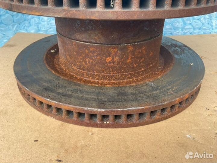 Тормозной диск Toyota Sequoia Platinum XK60 3urfe