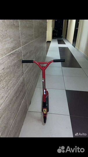 Трюковой самокат ferrari