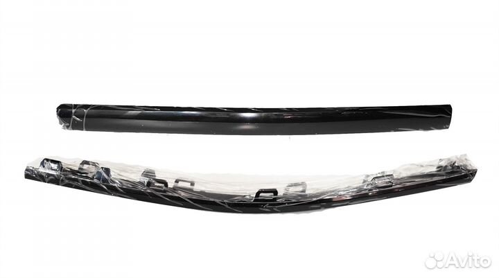 Накладка переднего бампера (где гос номер) Lixiang