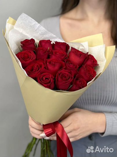 Букет из 15 красных роз