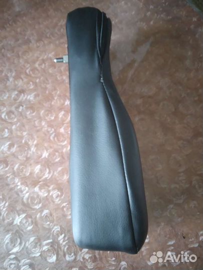 Подлокотник заводской Лада Веста