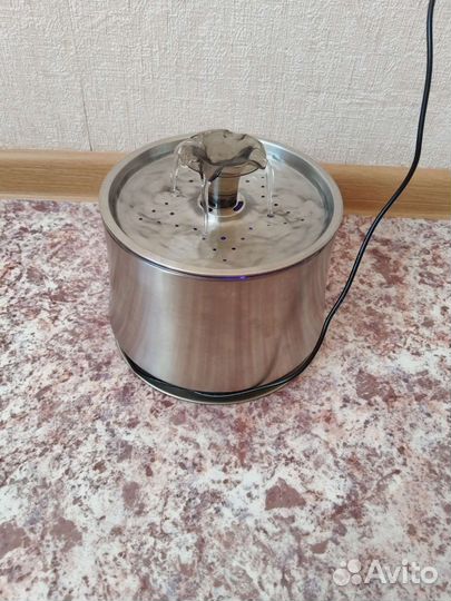 Поилка-фонтанчик для кошек и собак