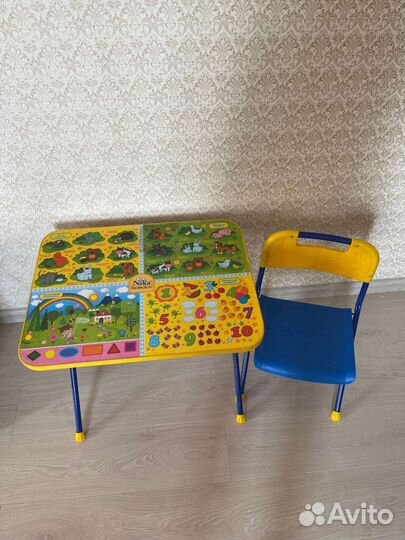 Детский стол и стульчик