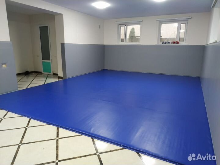 Борцовский ковер и стеновые протекторы