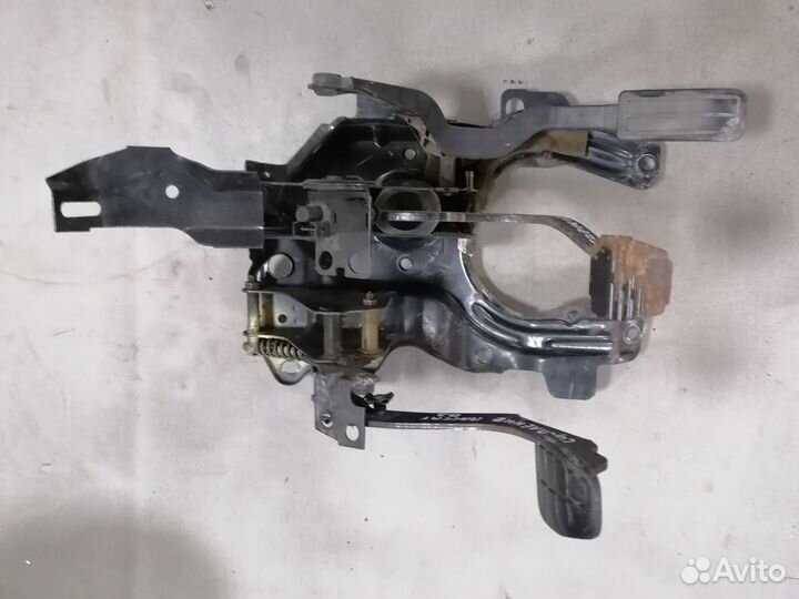 Педальный узел в сборе VW Passat B3 1988-1993