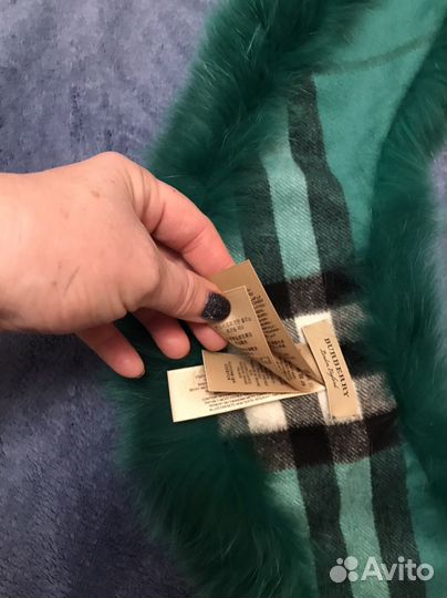Burberry Меховой воротник - горжетка, писец