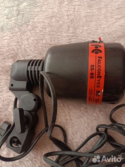 Студийная лампа вспышка фалконай