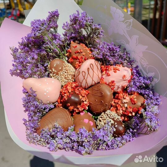 Клубника в шоколаде, сладкие букеты