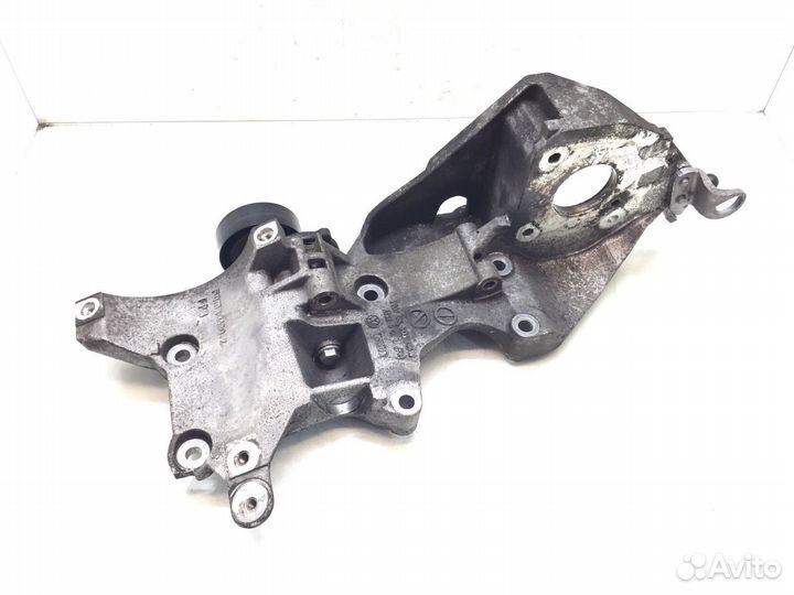 Кронштейн генератора Volkswagen Golf 6 2.0 TDI