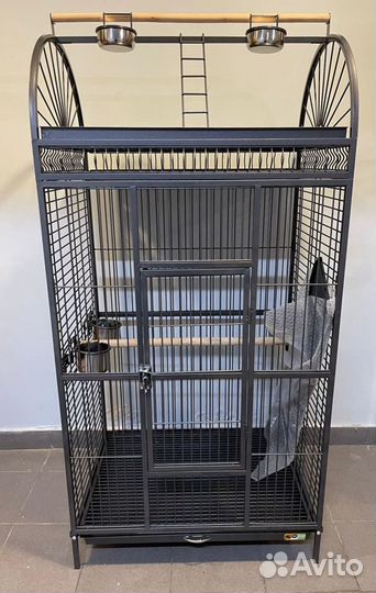 Клетка для среднего или крупного попугая