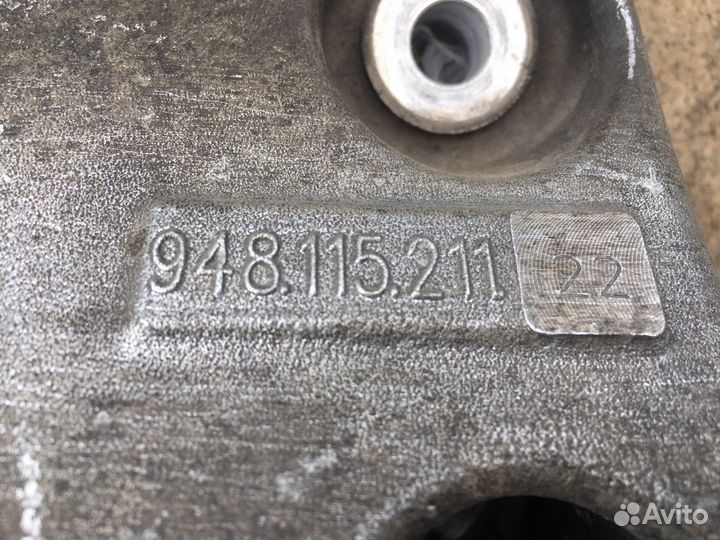 Кронштейн двигателя Porsche Panamera 970