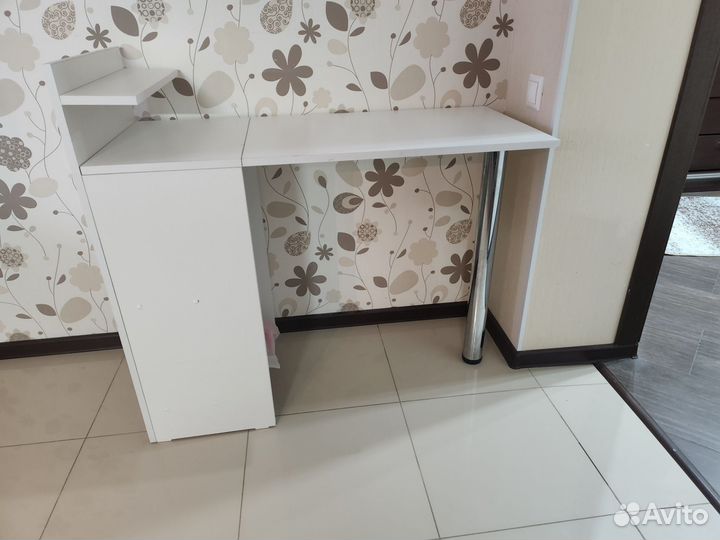 Маникюрный стол складной бу