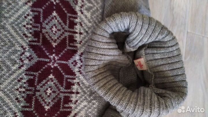 Свитер женский