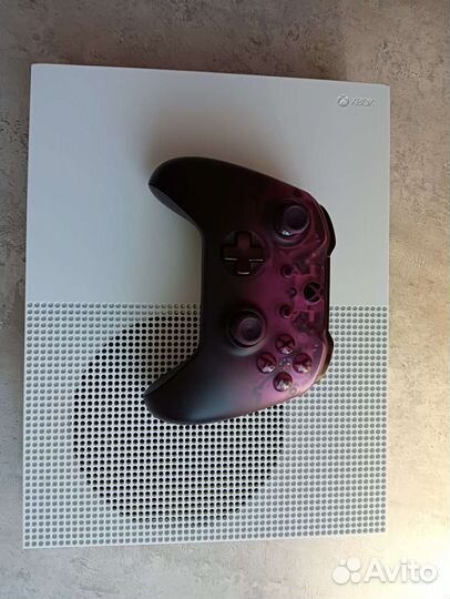 Xbox ONE S 1tb комплект (+подписка с доп платой)