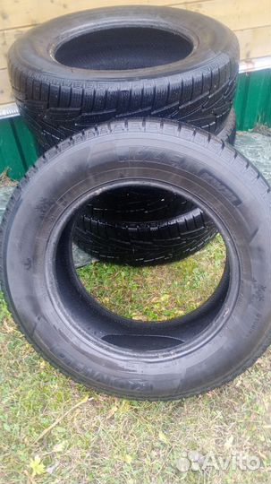 Kumho I'Zen KW31 235/65 R17 108R