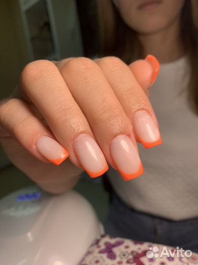 Маникюр и педикюр на Лермонтова 136/4