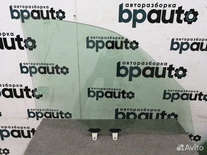 Стекло передней левой двери 84502-65J00 Suzuki