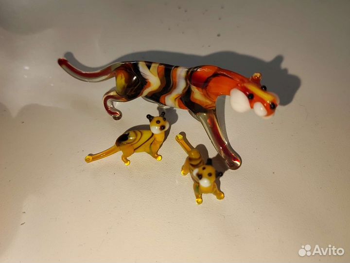 Фигурки стеклянные
