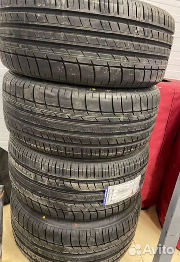 Triangle Sports TH201 215/45 R18