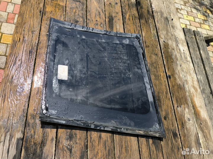 Toyota funcargo форточка глухая задняя левая