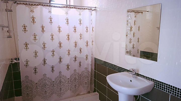 Комната 35 м², 1/4 эт.