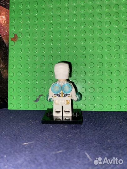 Lego космический железный человек