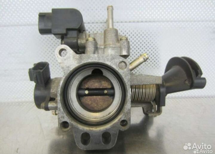 Дроссельная заслонка Toyota vitz