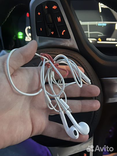 Apple earpods lightning