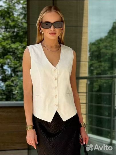 Жилет костюмный белый. Жилетка классическая