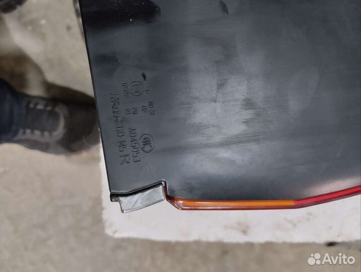 Задние фонари на LX570 оригинал 2011