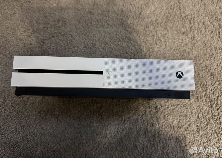 Xbox one s 2 геймпада 1tb