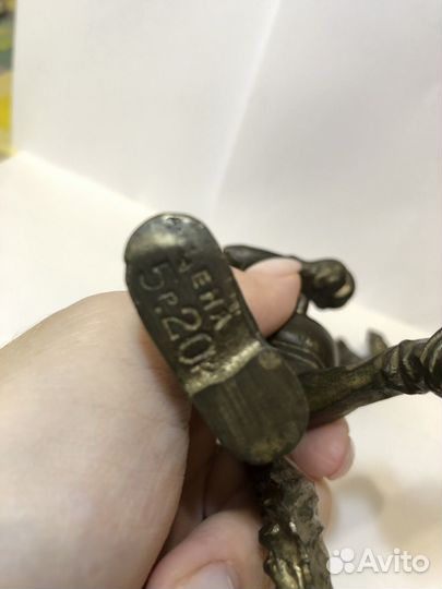 Бронзовая статуэтка СССР