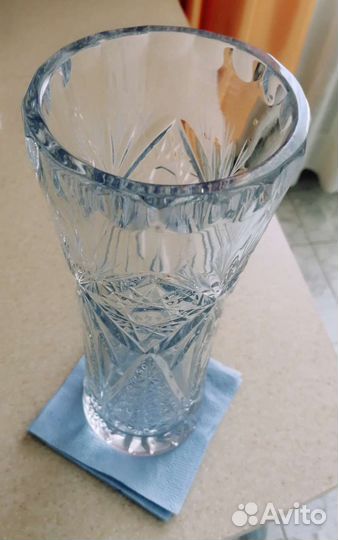 Хрустальная ваза
