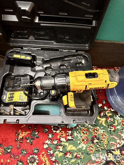 Шуруповерт Dewalt dcd-776