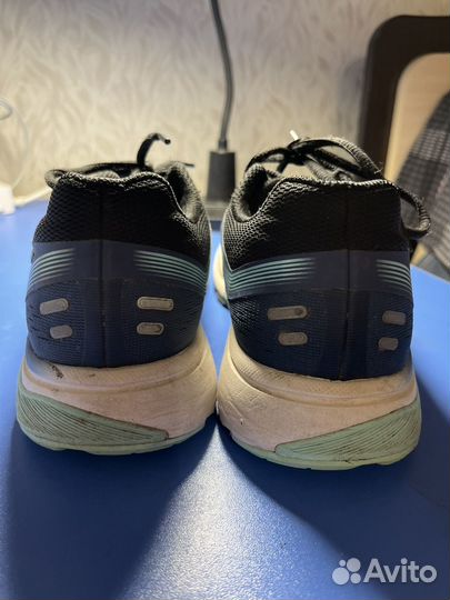 Кроссовки женские asics