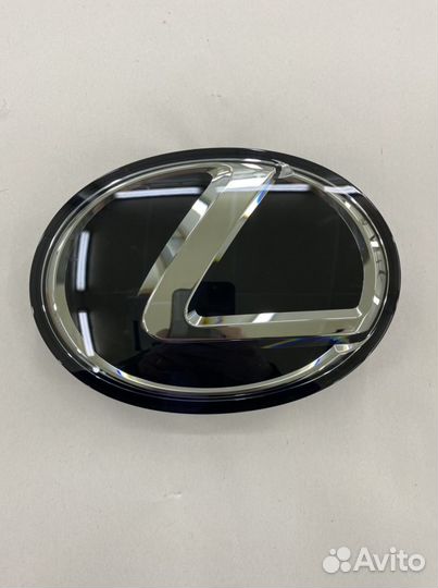 Эмблема решетки радиатора