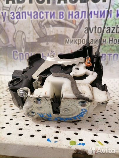 Замок двери передний правый Mitsubishi Outlander 2