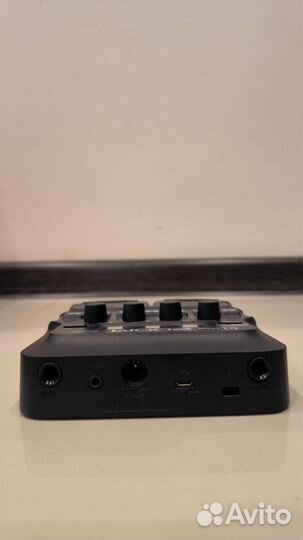 Гитарный процессор zoom G1 four